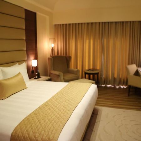 Udman Hotels And Resorts By Ferns N Petals New Delhi Extérieur photo