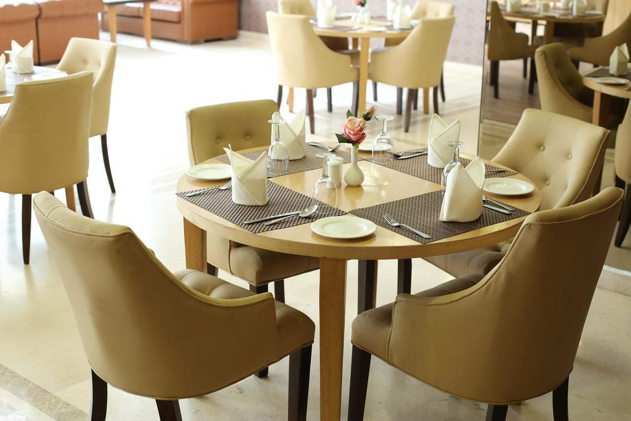 Udman Hotels And Resorts By Ferns N Petals New Delhi Extérieur photo