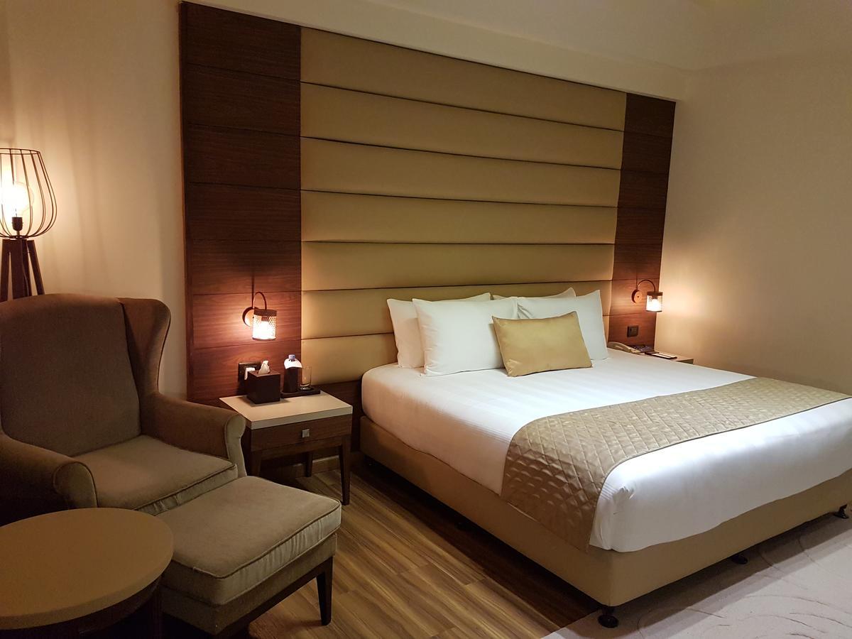 Udman Hotels And Resorts By Ferns N Petals New Delhi Extérieur photo